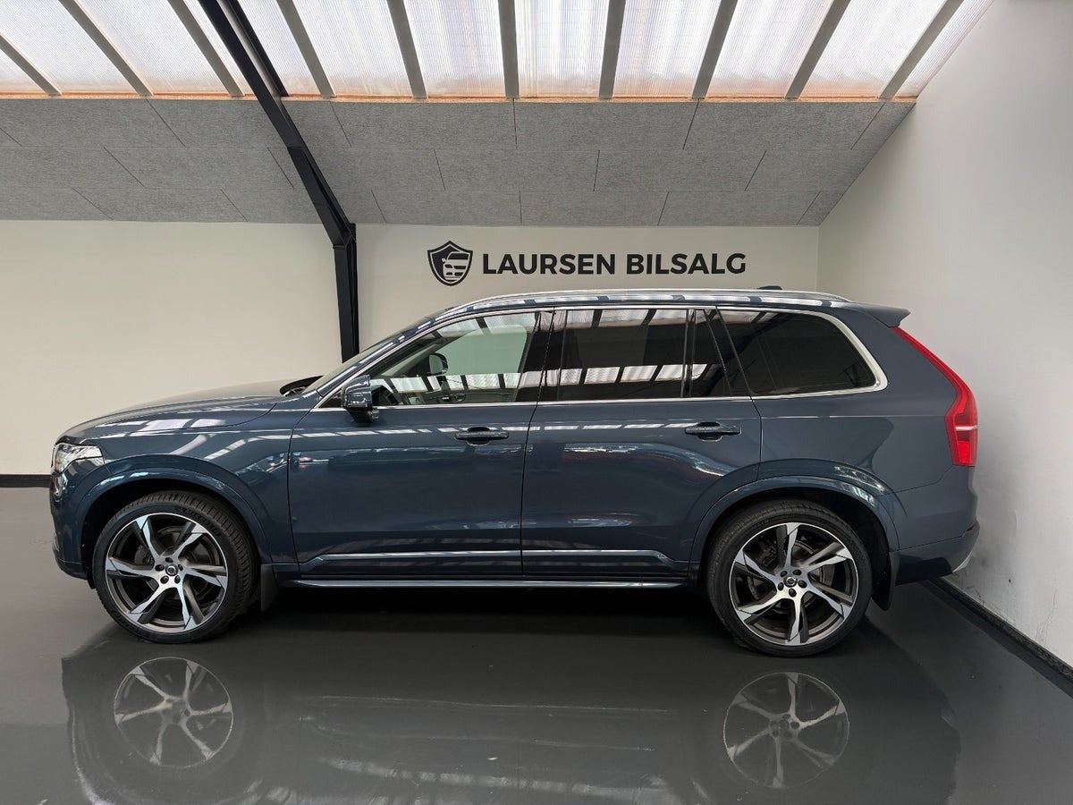 Blå Volvo XC90 fra 2020