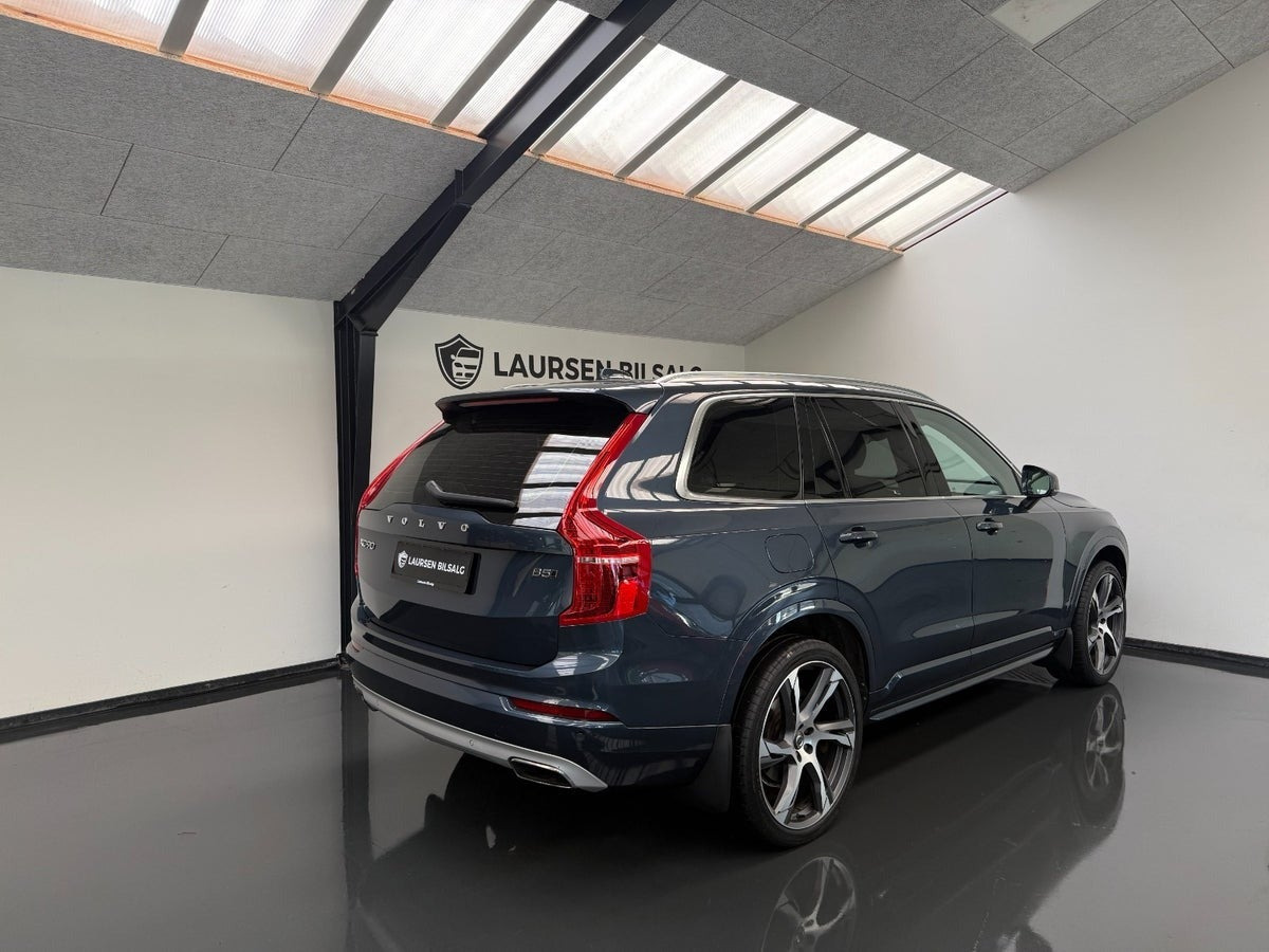 Blå Volvo XC90 fra 2020