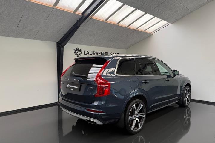 Blå Volvo XC90 fra 2020