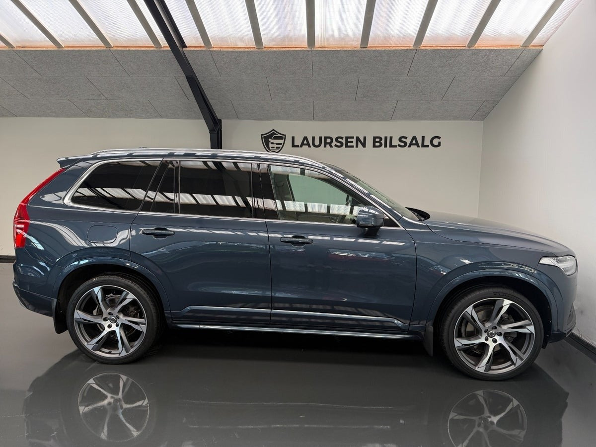 Blå Volvo XC90 fra 2020