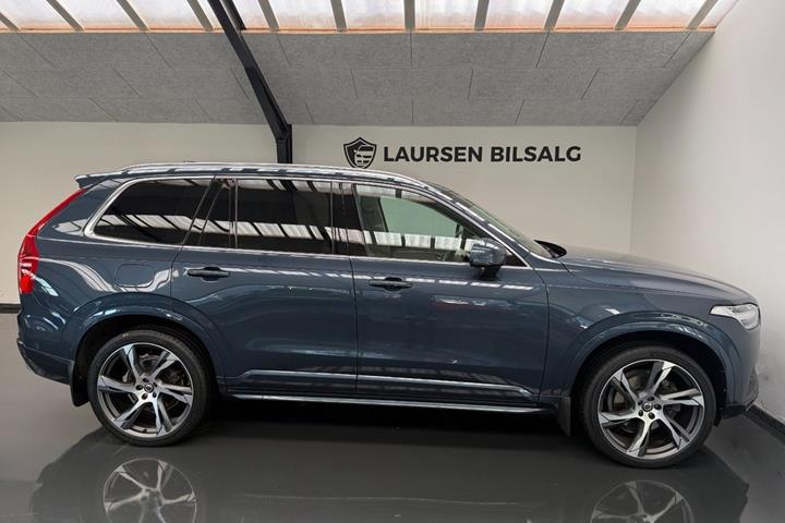Blå Volvo XC90 fra 2020