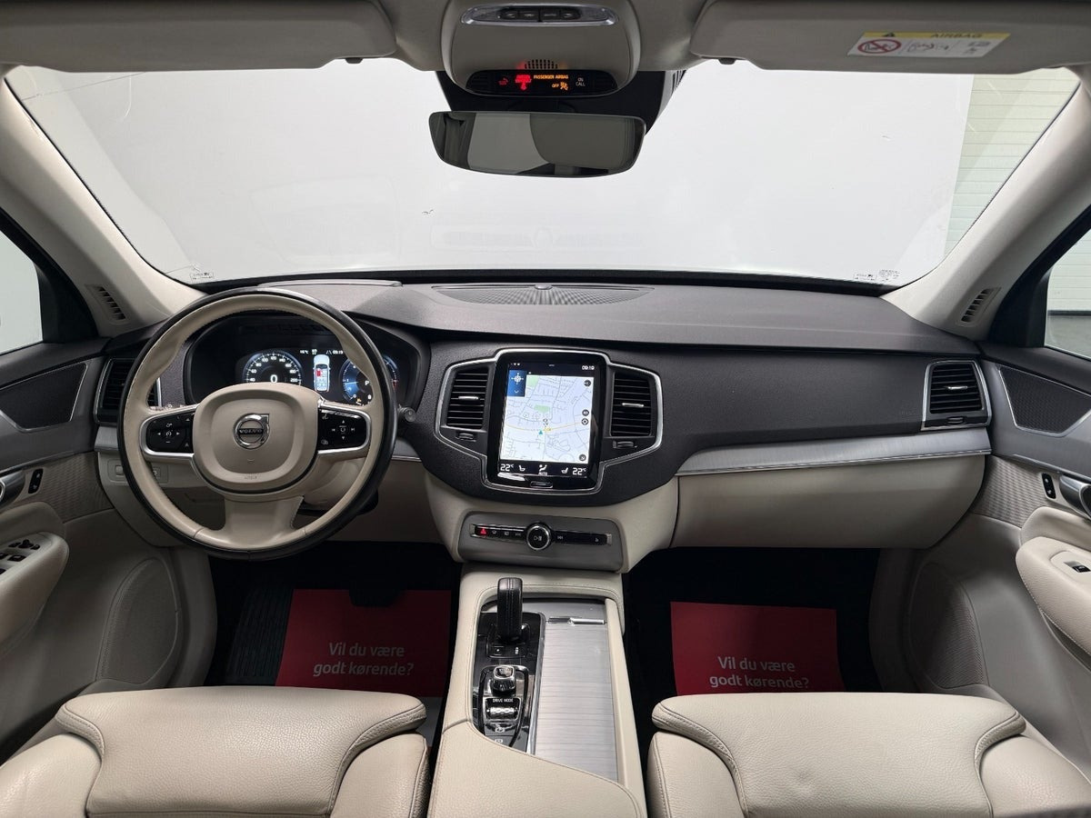 Blå Volvo XC90 fra 2020