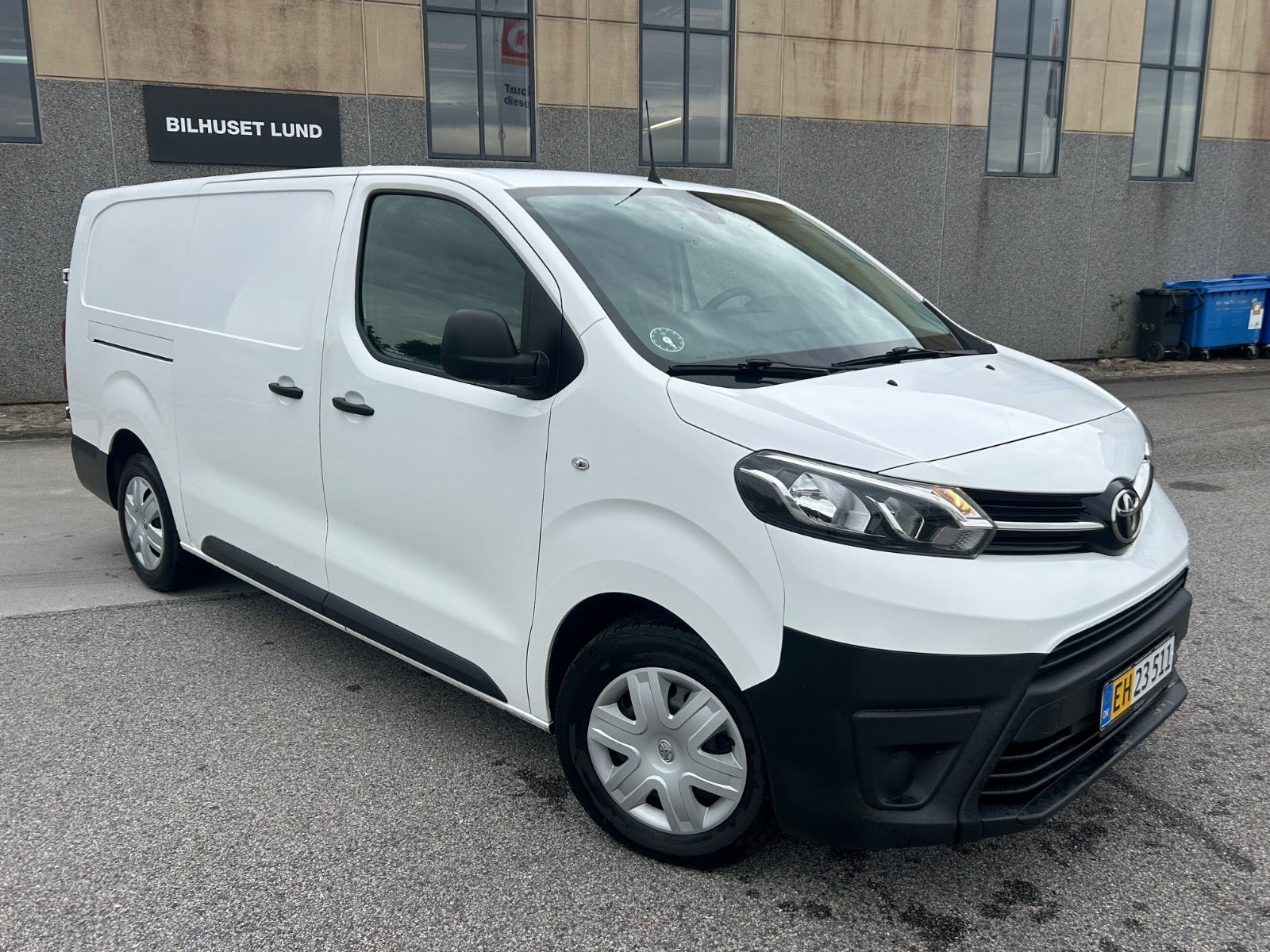 Hvid Toyota ProAce fra 2020