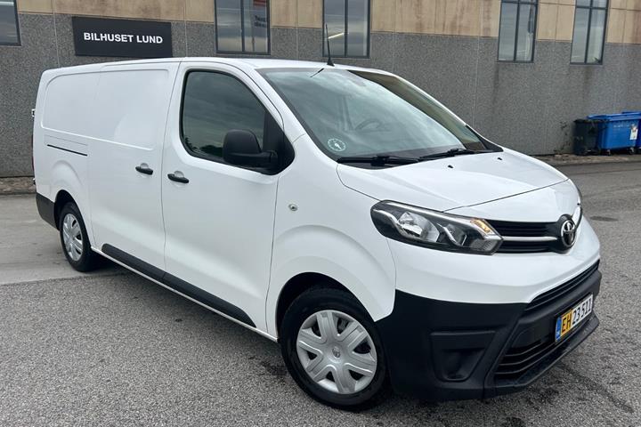 Hvid Toyota ProAce fra 2020