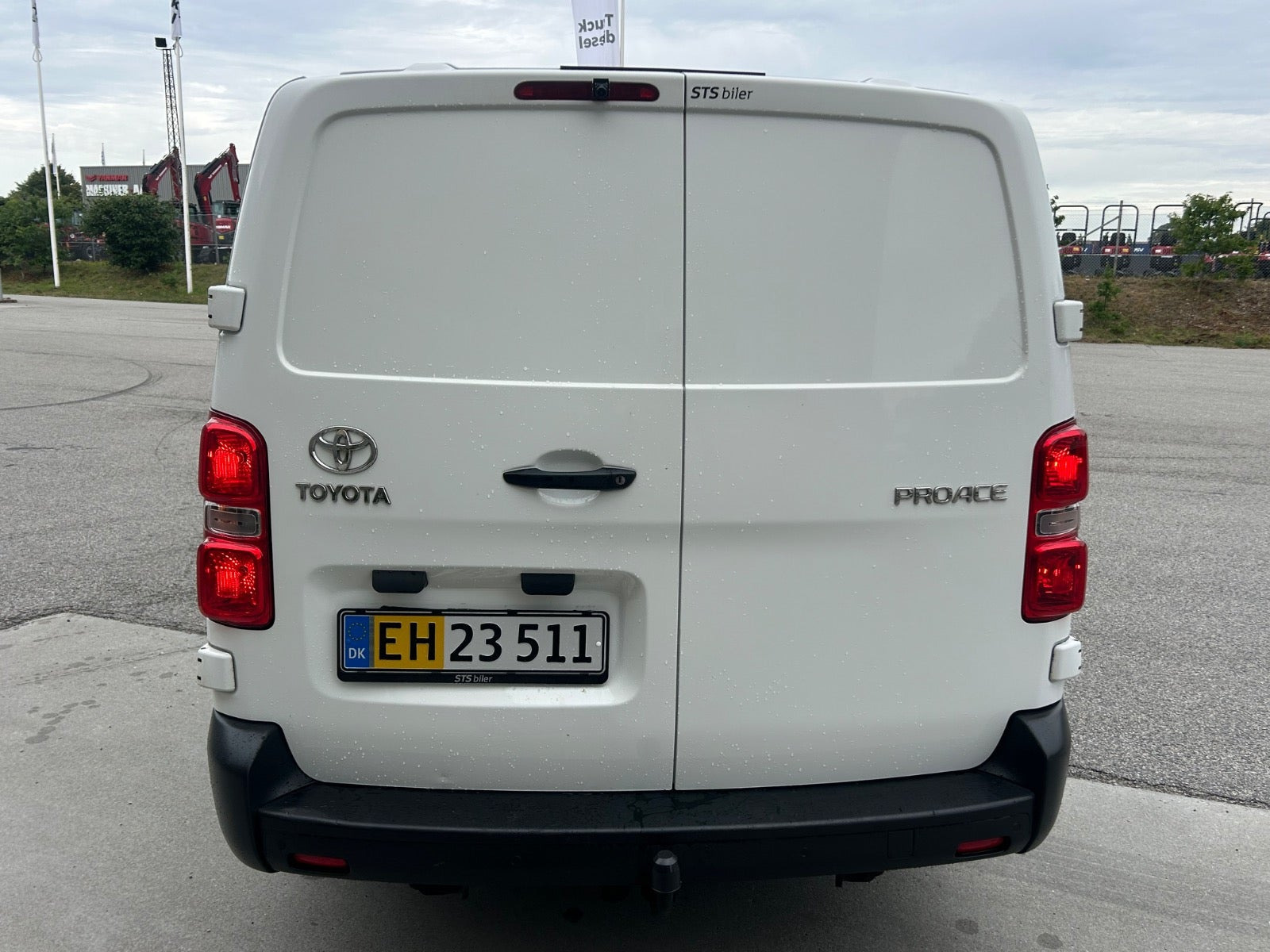 Hvid Toyota ProAce fra 2020