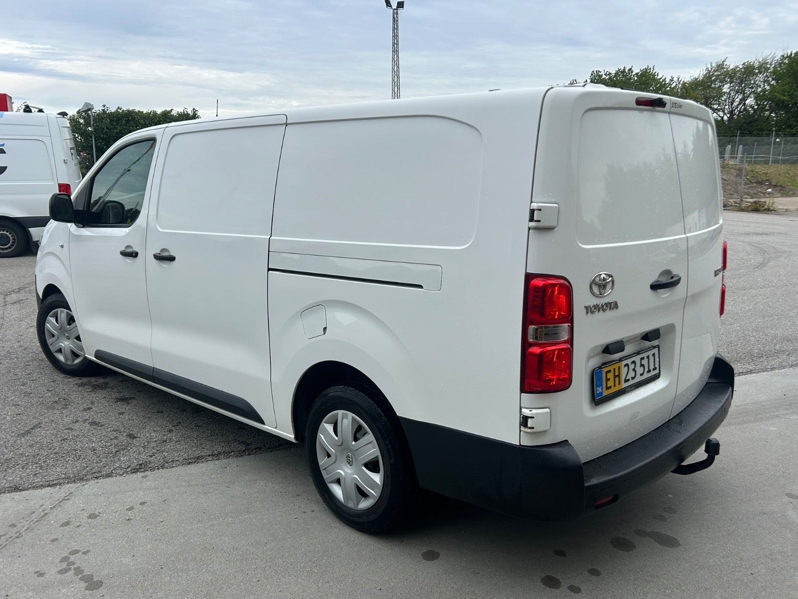 Hvid Toyota ProAce fra 2020