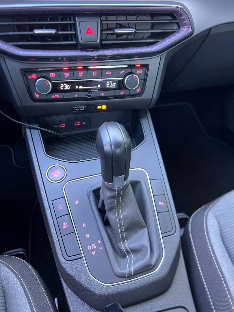 Hvid Seat Ibiza fra 2022