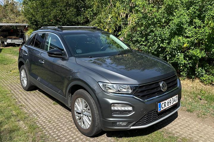 Grå VW T-Roc fra 2020