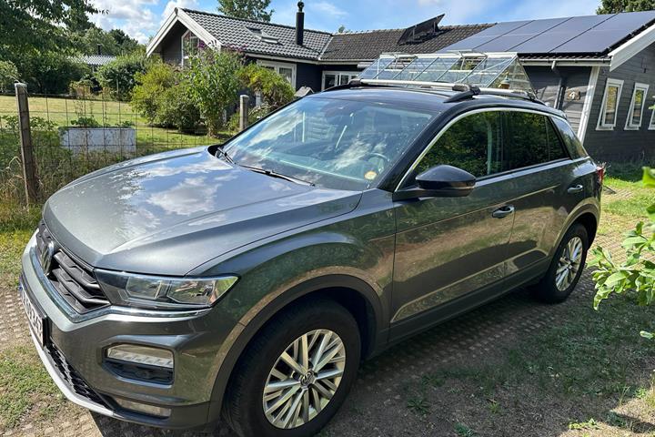 Grå VW T-Roc fra 2020