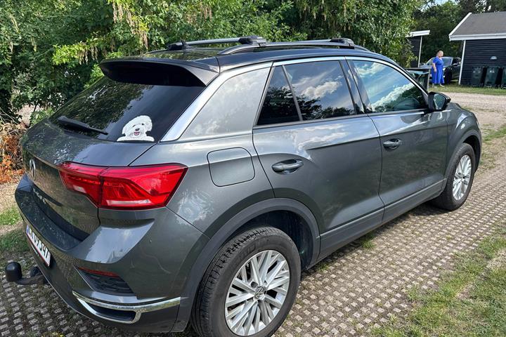 Grå VW T-Roc fra 2020