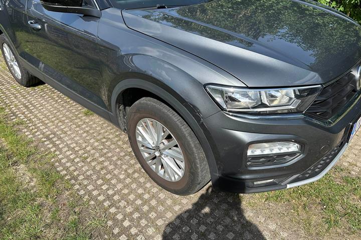 Grå VW T-Roc fra 2020