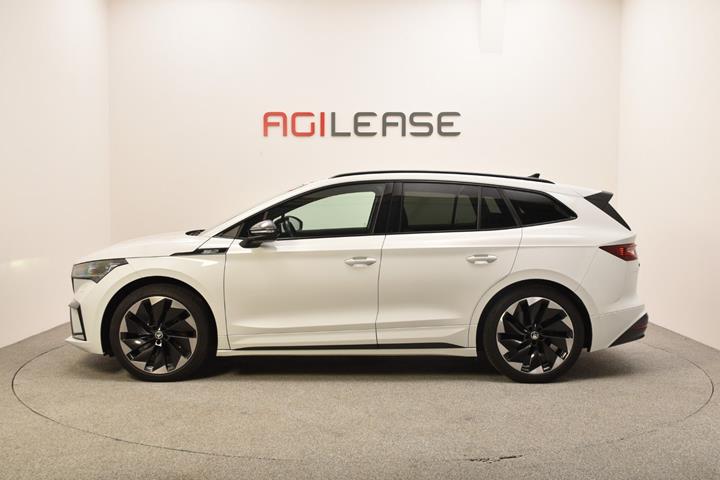 Hvid Skoda Enyaq fra 2021