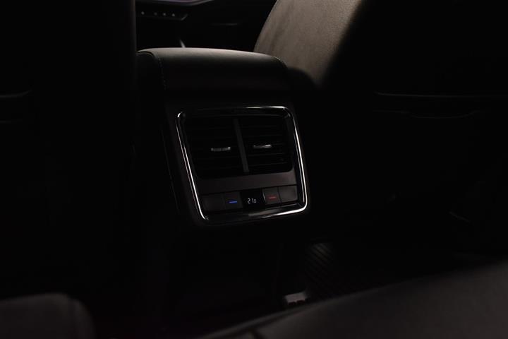 Hvid Skoda Enyaq fra 2021