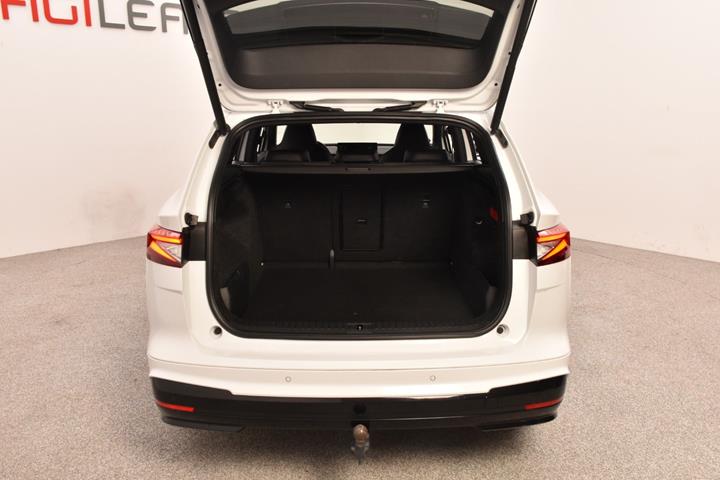 Hvid Skoda Enyaq fra 2021