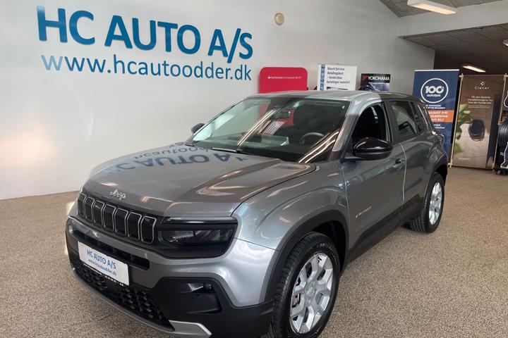 Sølv Jeep Avenger fra 2025