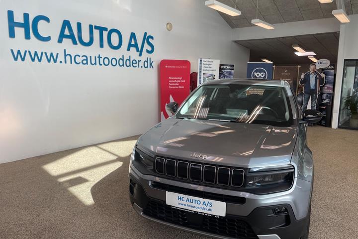Sølv Jeep Avenger fra 2025