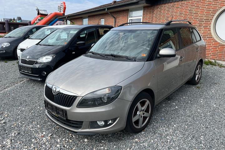 Beige Skoda Fabia fra 2015