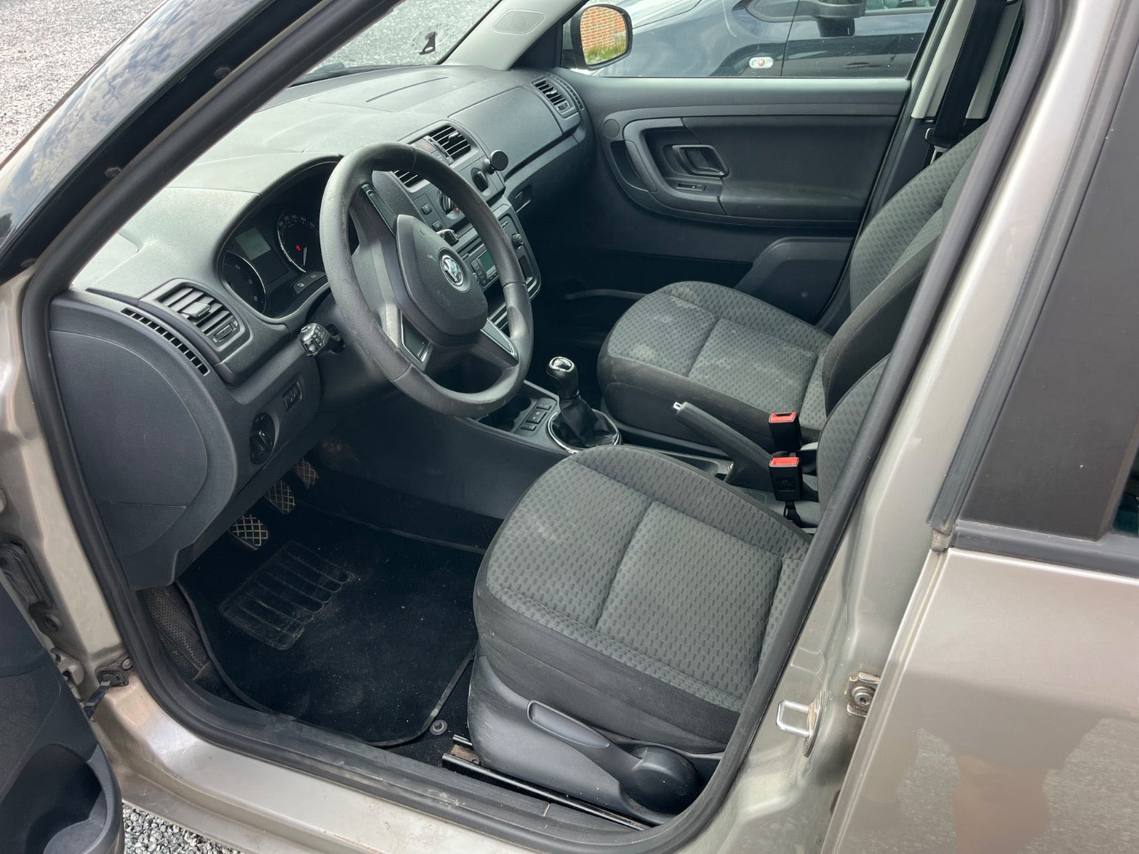 Beige Skoda Fabia fra 2015