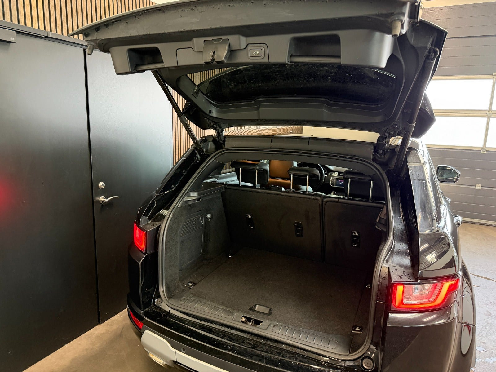 Sort Land Rover Range Rover evoque fra 2018