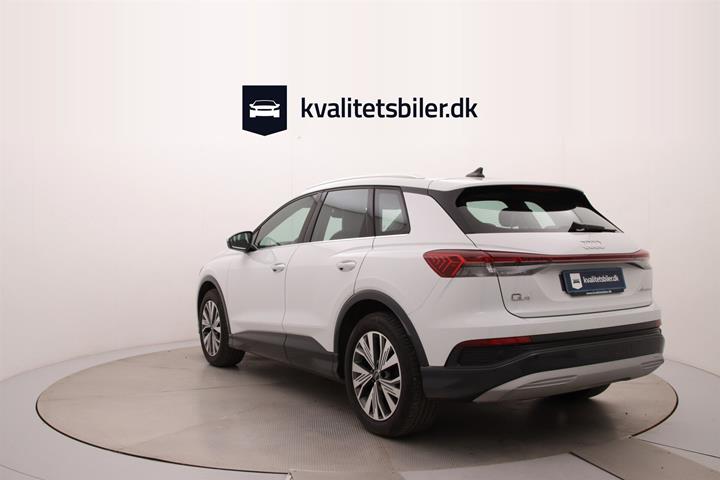 Hvid Audi Q4 fra 2024