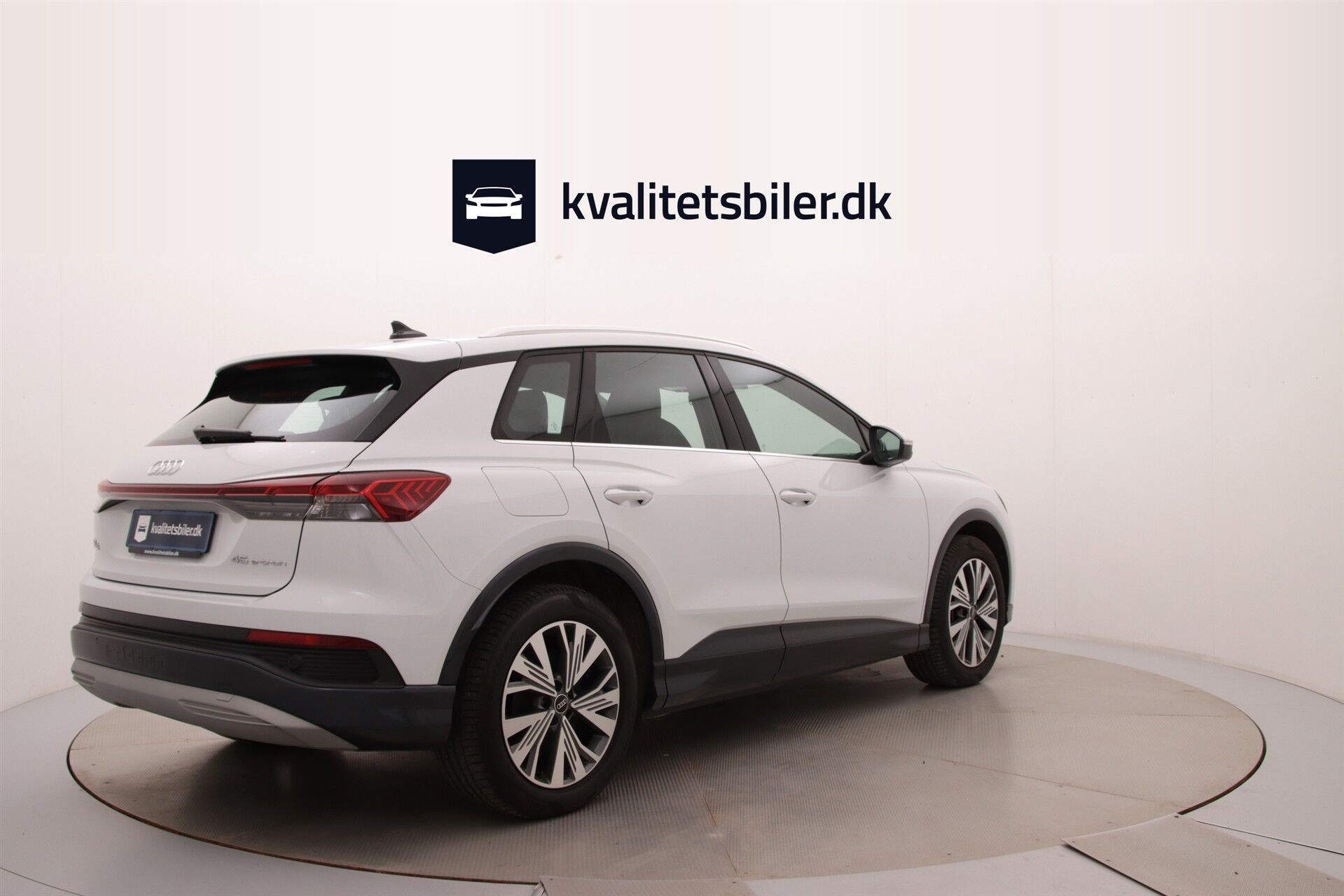 Hvid Audi Q4 fra 2024