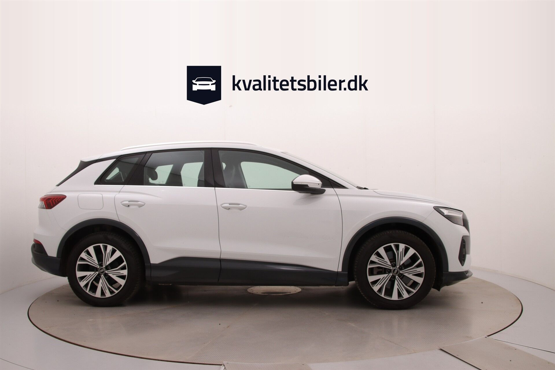 Hvid Audi Q4 fra 2024
