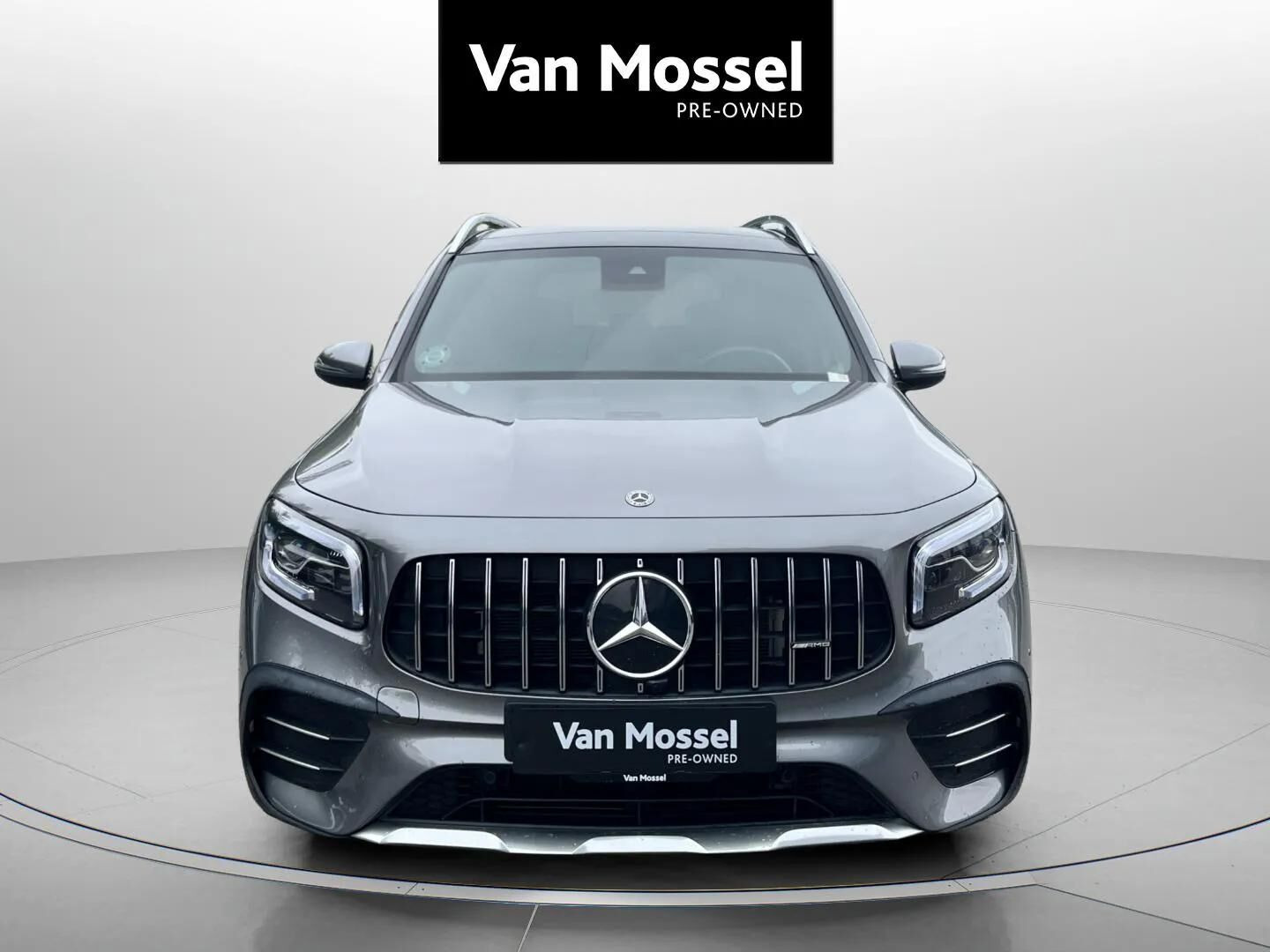 Grå Mercedes GLB35 AMG fra 2020