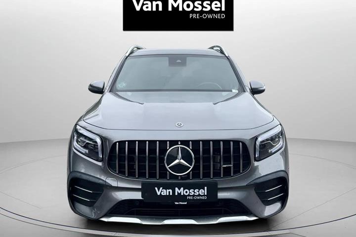 Grå Mercedes GLB35 AMG fra 2020