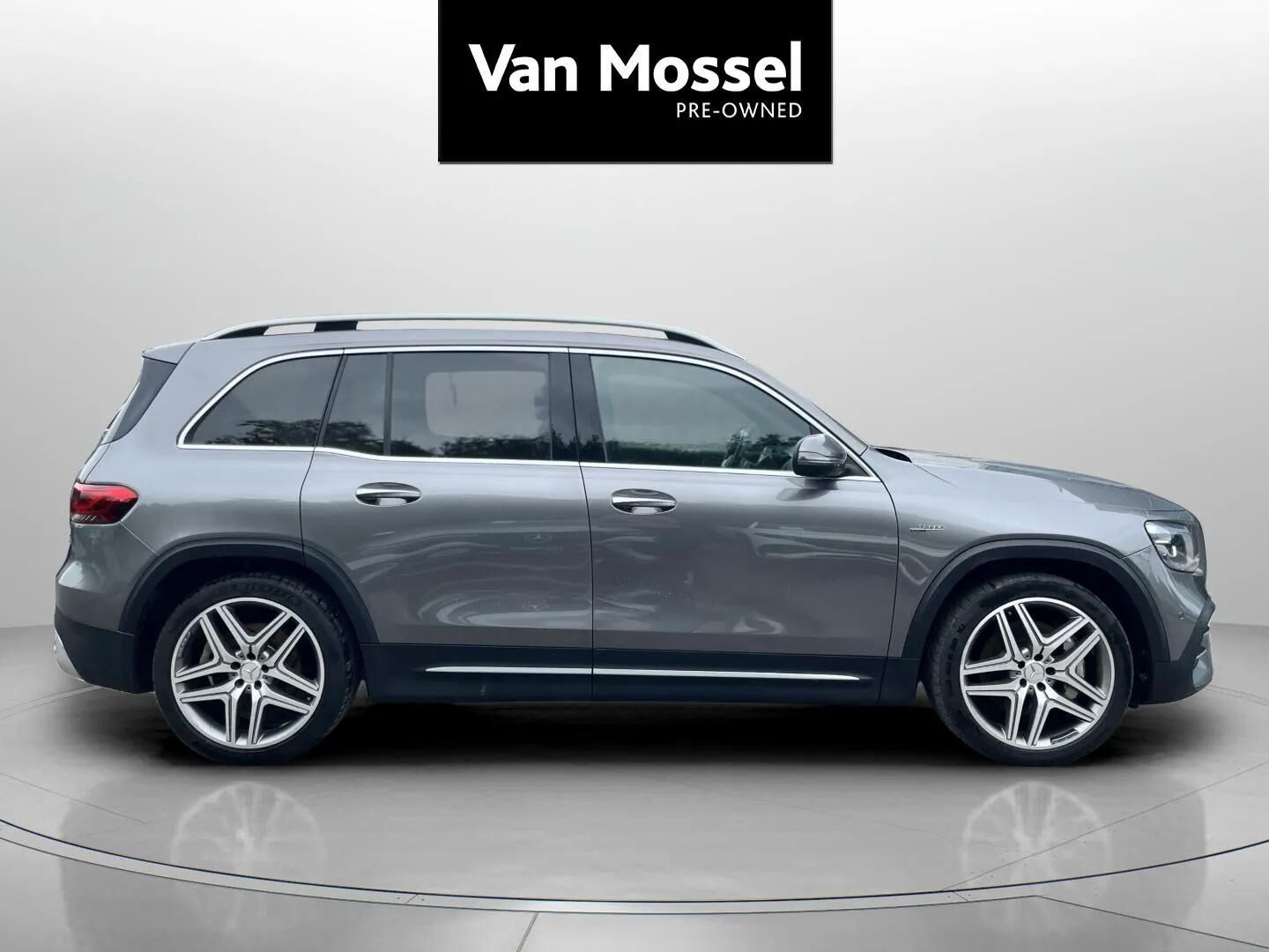 Grå Mercedes GLB35 AMG fra 2020