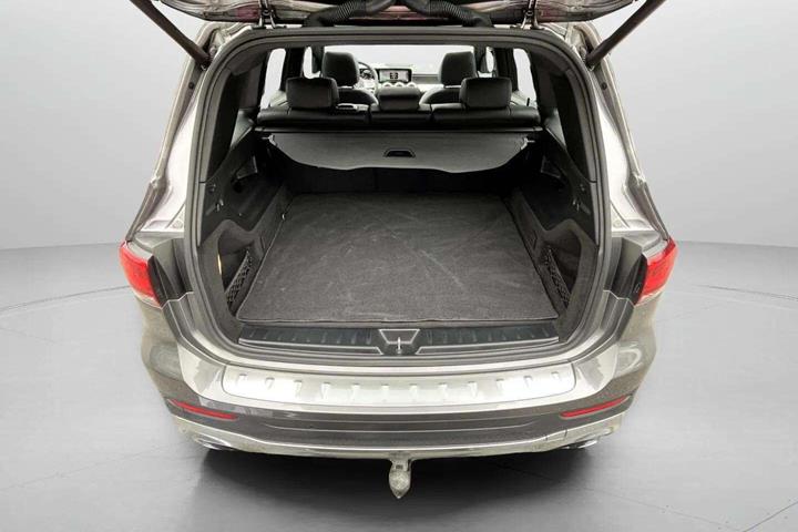 Grå Mercedes GLB35 AMG fra 2020