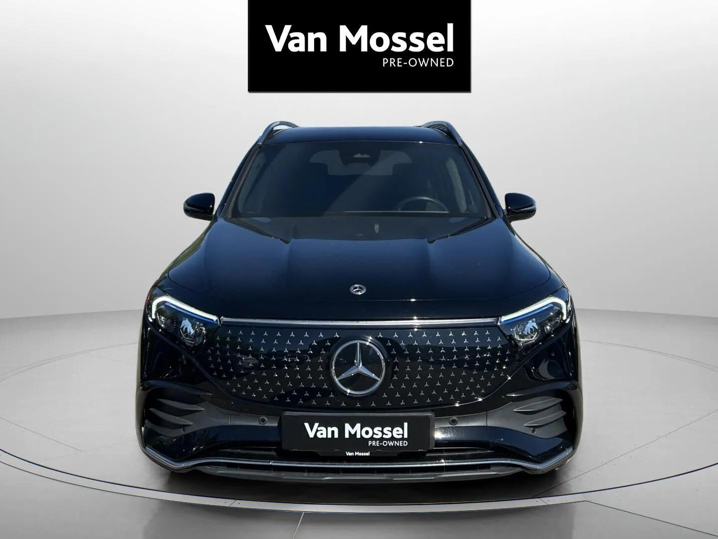 Sort Mercedes EQB 250+ fra 2024