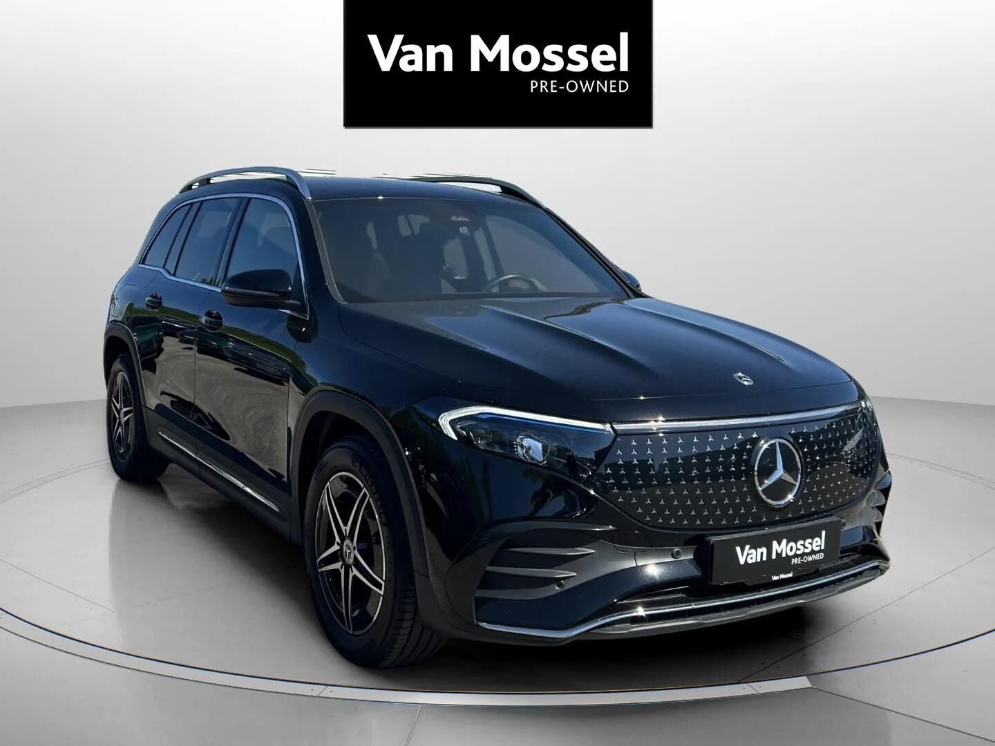Sort Mercedes EQB 250+ fra 2024