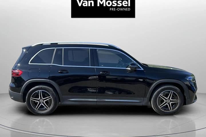 Sort Mercedes EQB 250+ fra 2024
