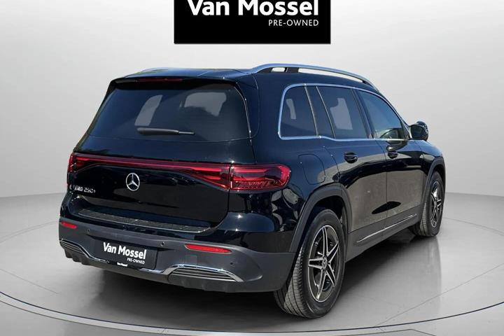 Sort Mercedes EQB 250+ fra 2024
