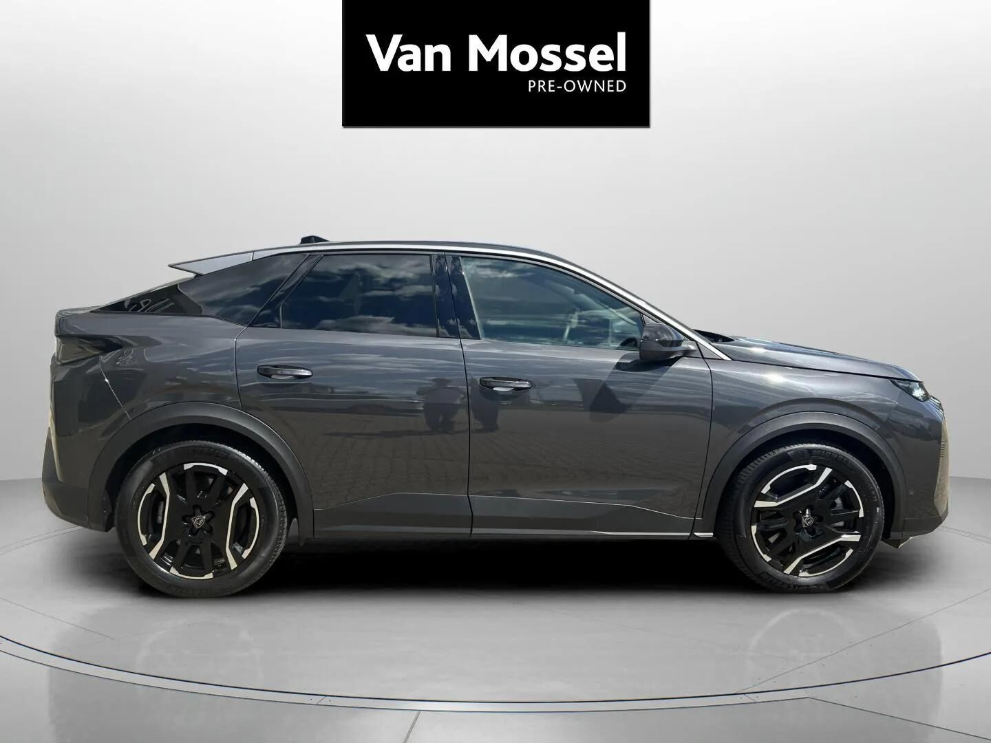 Grå Peugeot e-3008 fra 2025