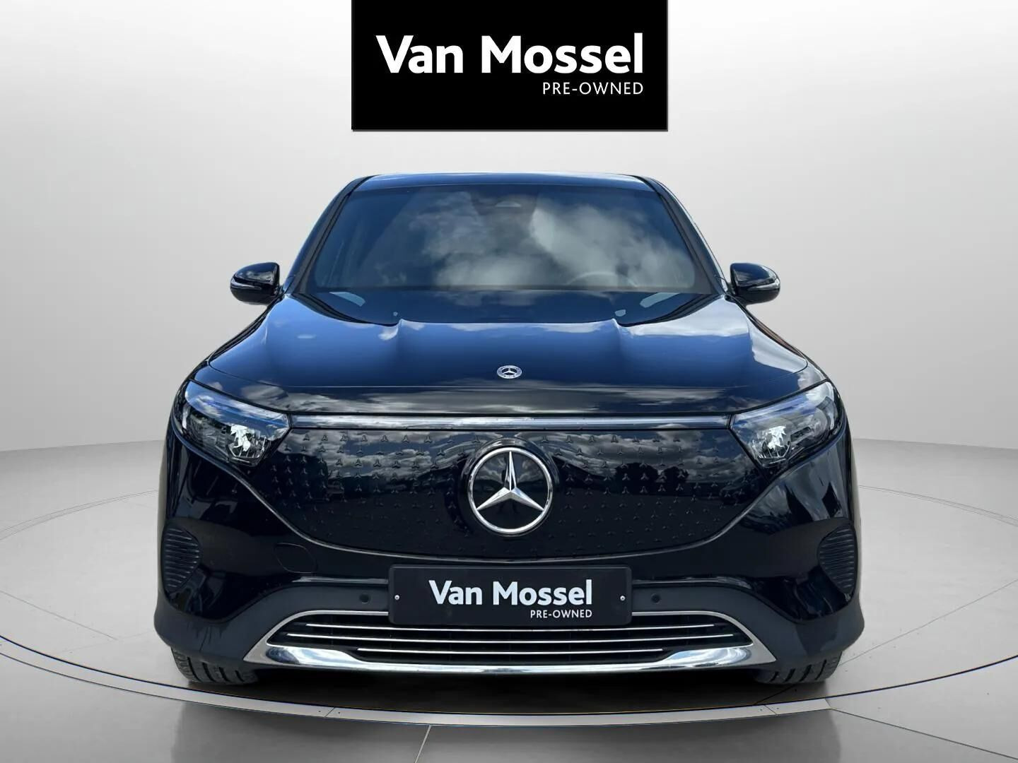 Sort Mercedes EQB 250+ fra 2024