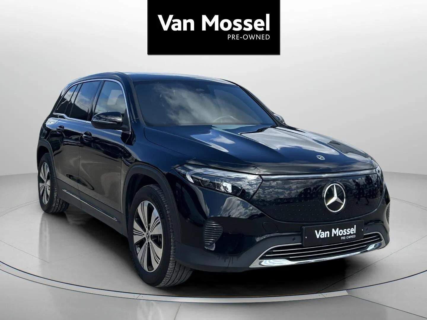 Sort Mercedes EQB 250+ fra 2024