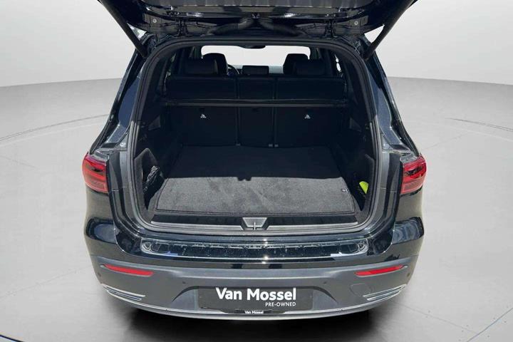 Sort Mercedes EQB 250+ fra 2024