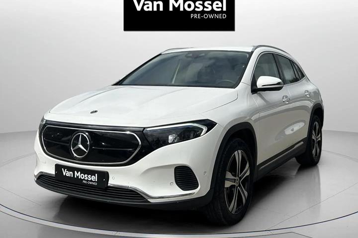 Hvid Mercedes EQA 250 fra 2024