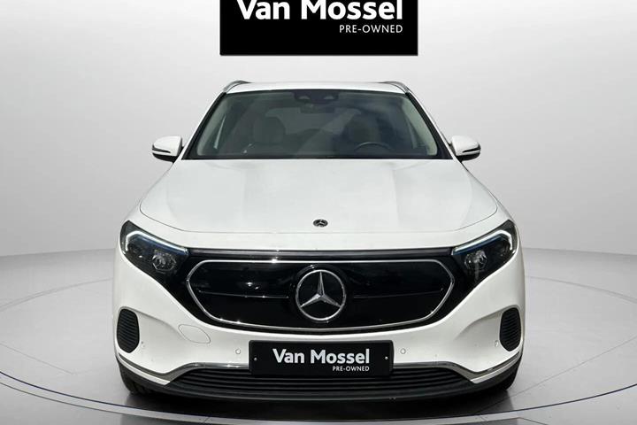 Hvid Mercedes EQA 250 fra 2024