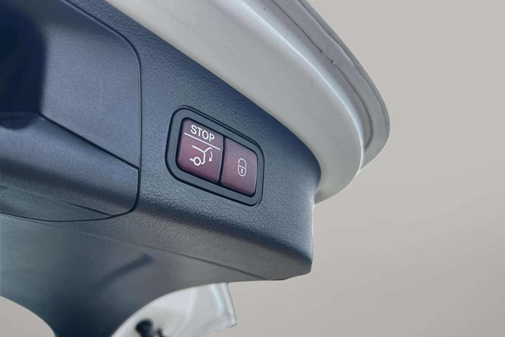 Hvid Mercedes EQA 250 fra 2024