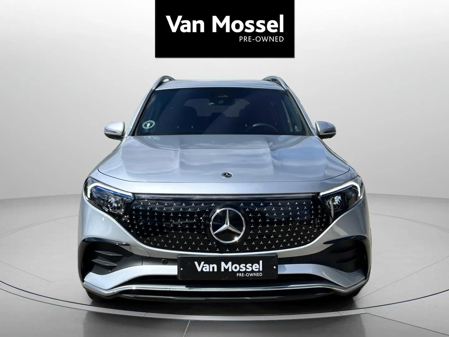 Sølv Mercedes EQB 250+ fra 2025