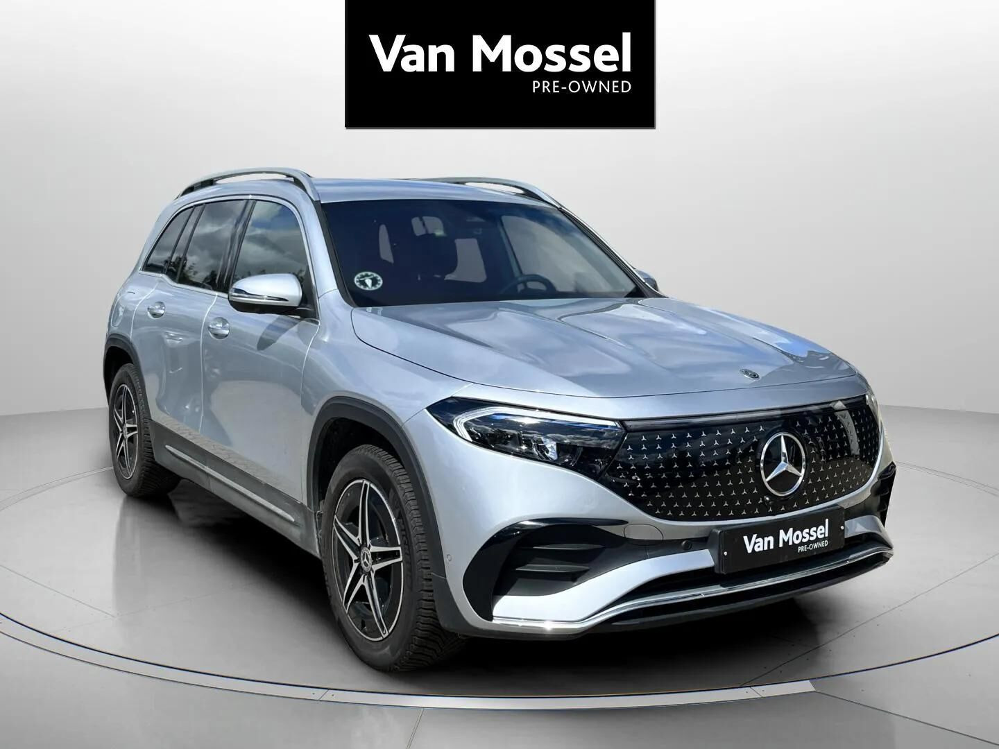 Sølv Mercedes EQB 250+ fra 2025