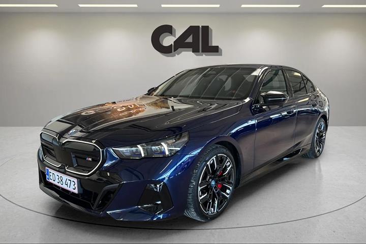 Blå BMW i5 fra 2024