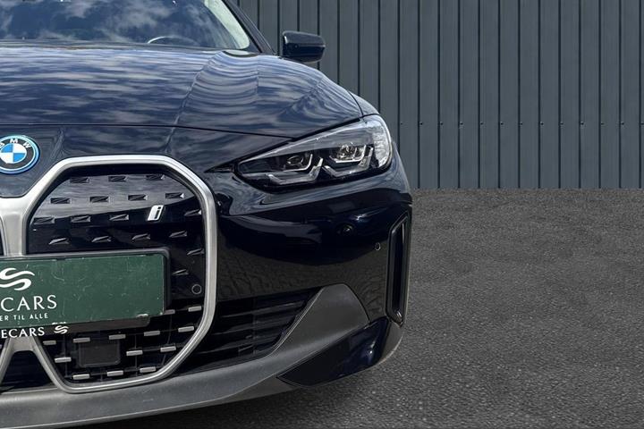 Sort BMW i4 fra 2023