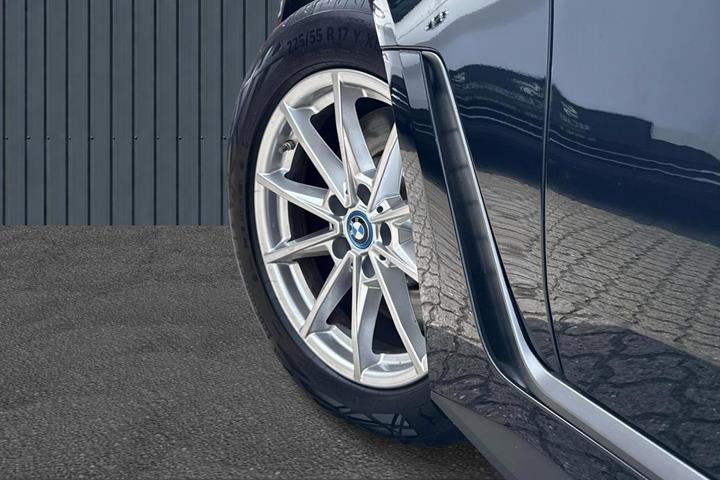 Sort BMW i4 fra 2023