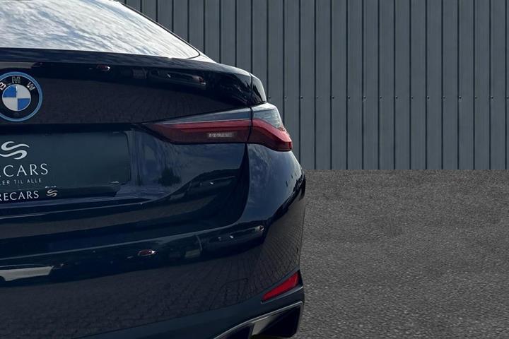 Sort BMW i4 fra 2023