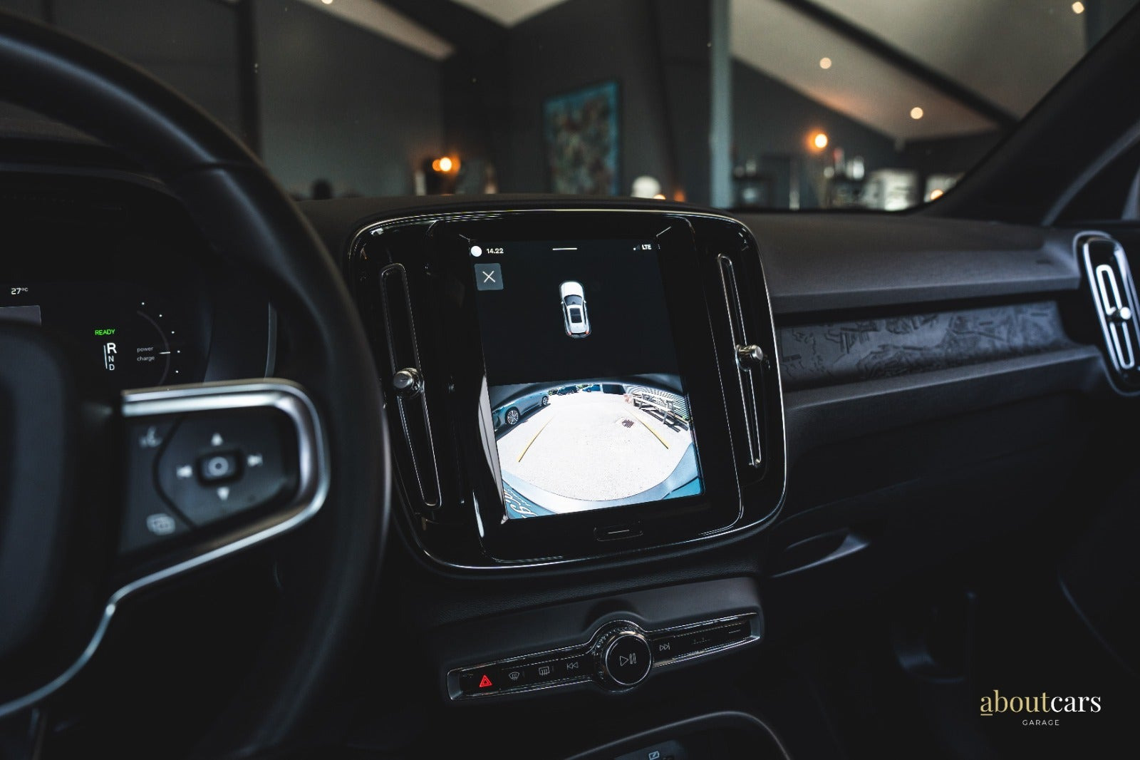 Sølv Volvo XC40 fra 2023
