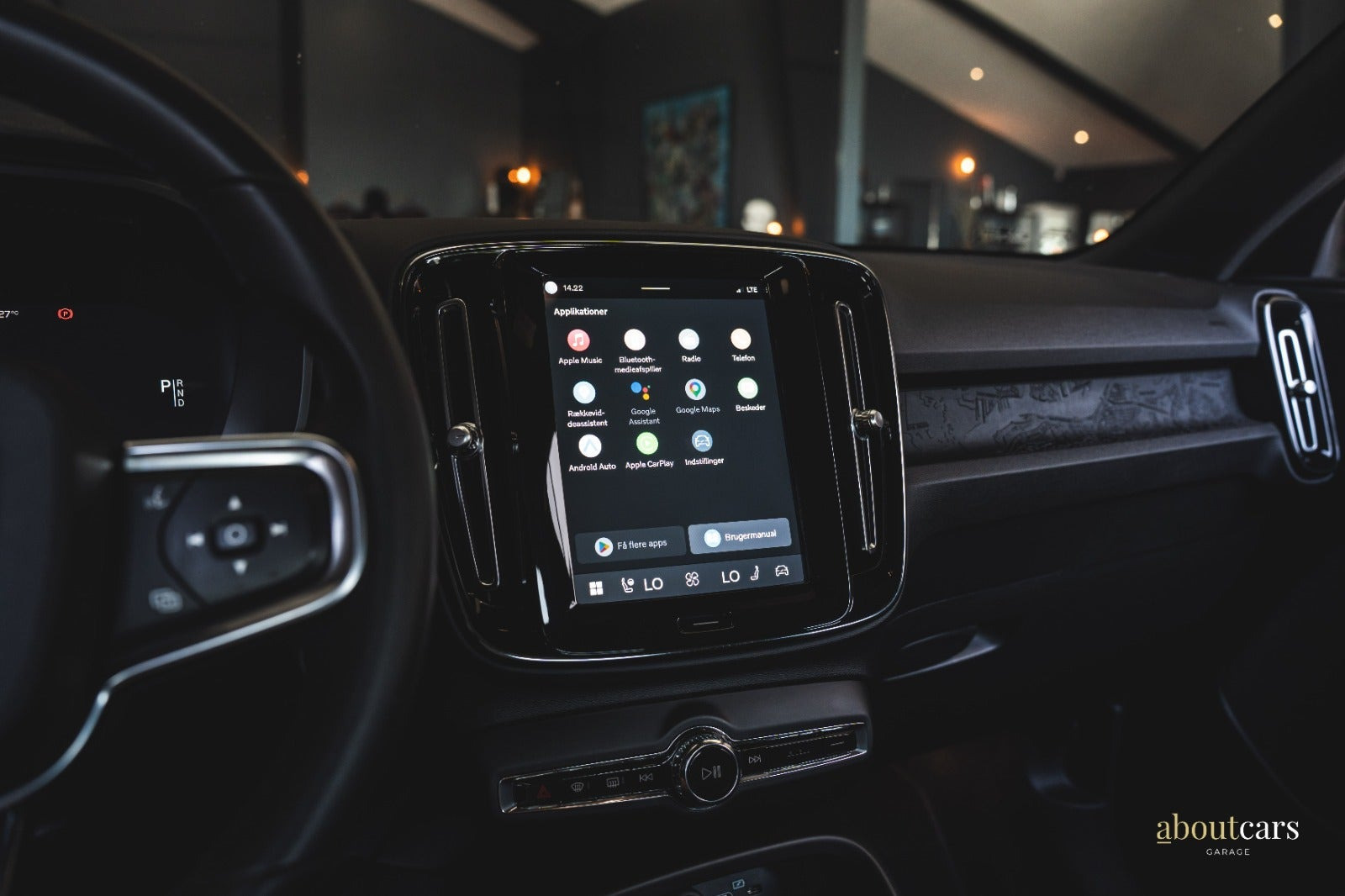 Sølv Volvo XC40 fra 2023