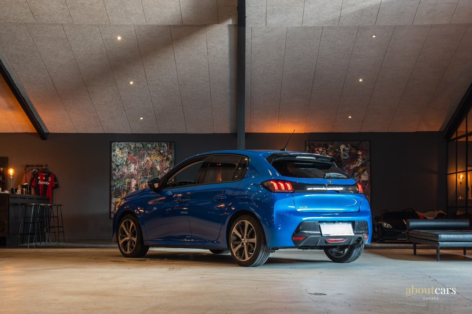 Blå Peugeot 208 fra 2020